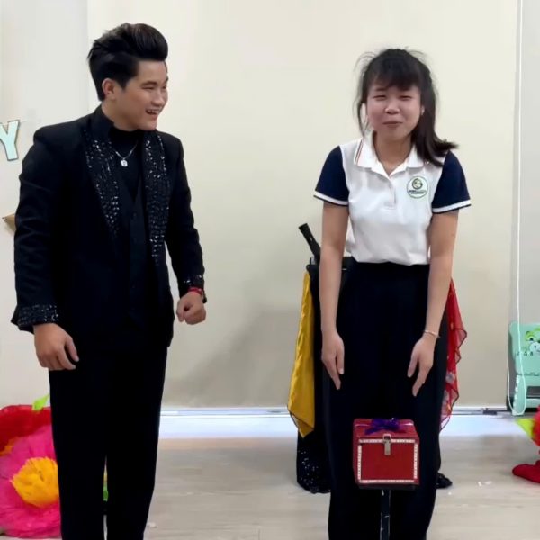 Hộp quà siêu nặng